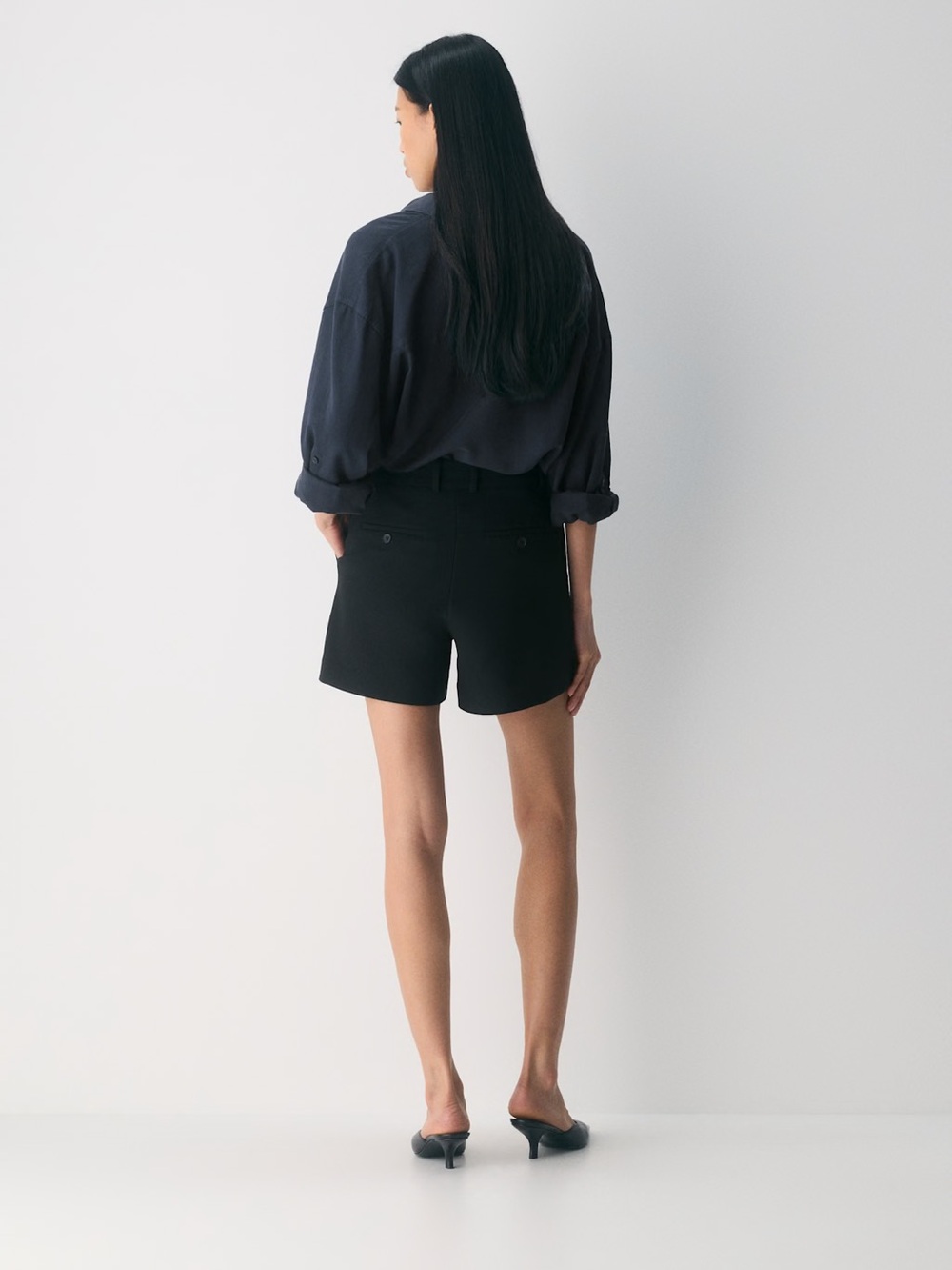 Babaton New Agency Mid-Thigh Short - Picture 4 of 11